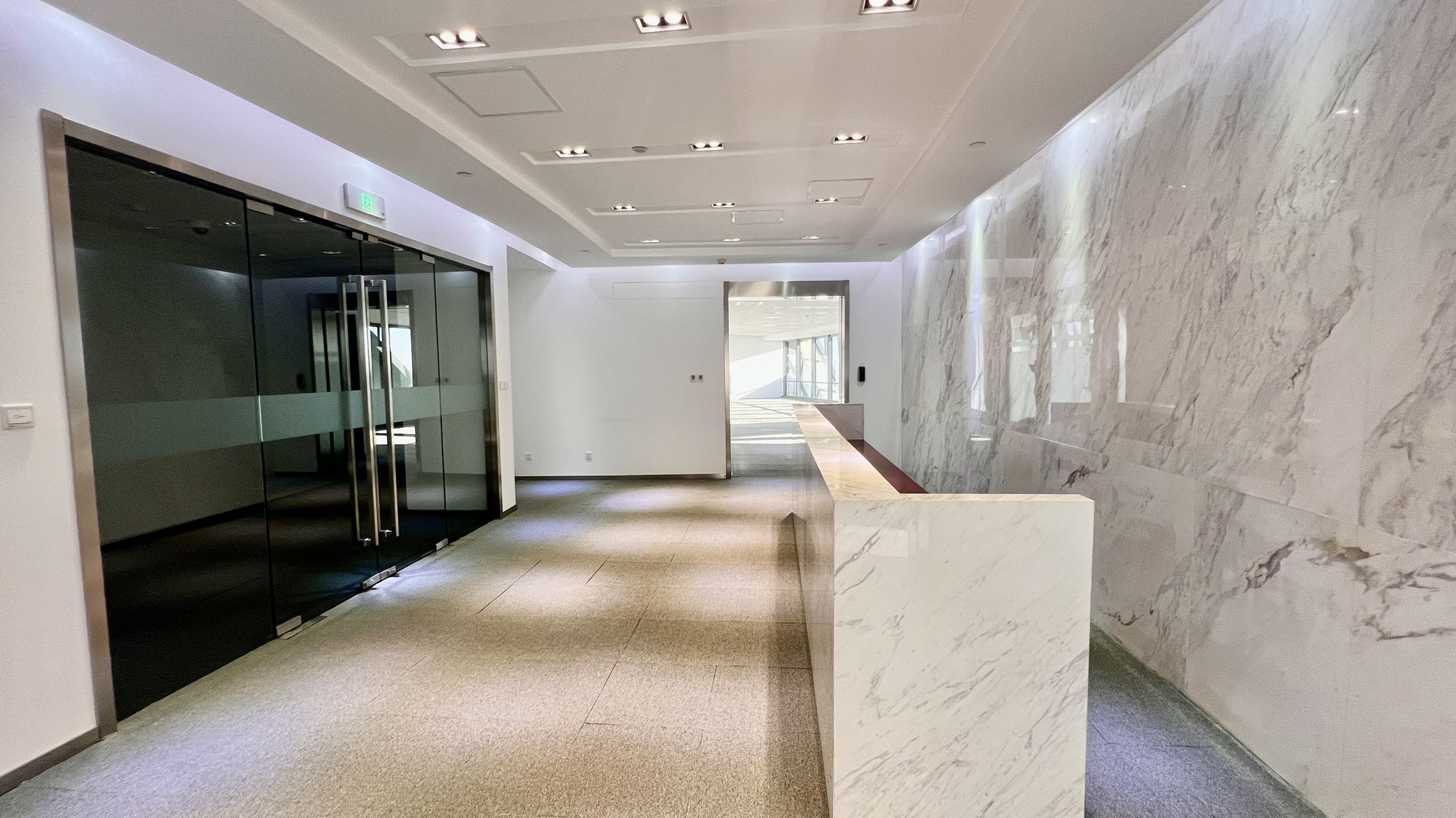 保利国际广场      400平米办公室