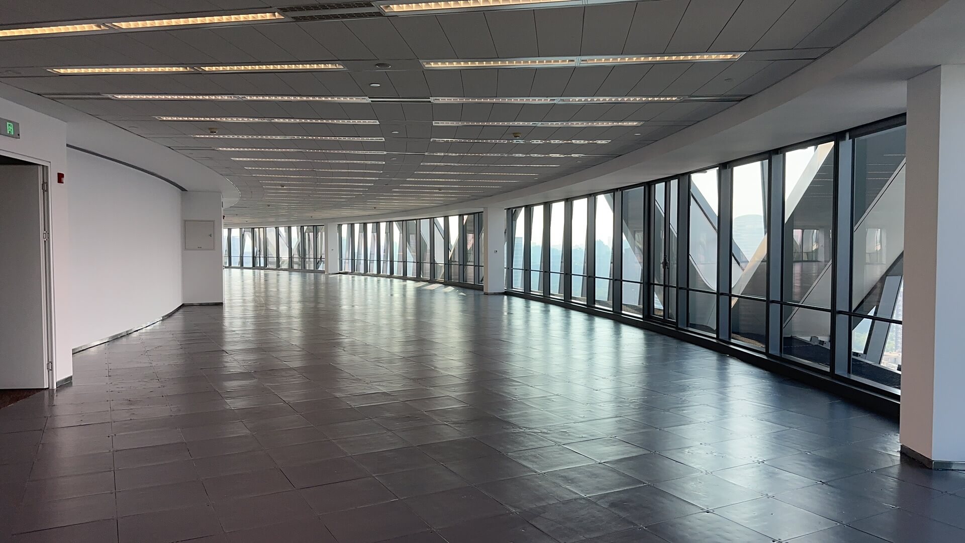 保利国际广场    6000 平米办公室   